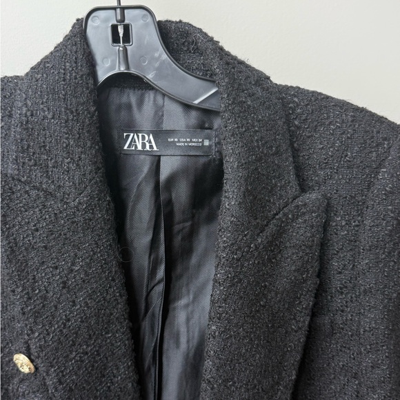 Zara Women's Tweed Black Blazer with Gold Buttons - Picture 4 of 6